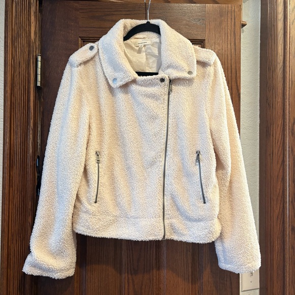 Max Studio $118 Faux Shearling Silver Zip Moto Jacket L EUC Ivory Streetwear - Picture 2 of 10